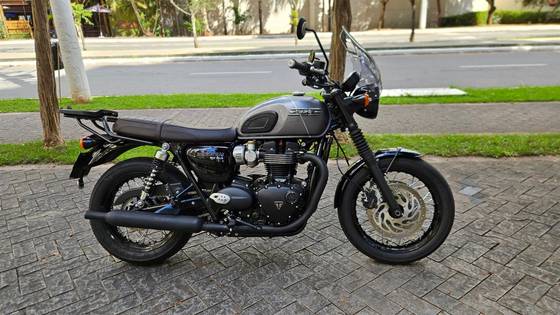 TRIUMPH BONNEVILLE T120 BLACK 1200 TRIUMPH BONNEVILLE T120 BLACK 1200